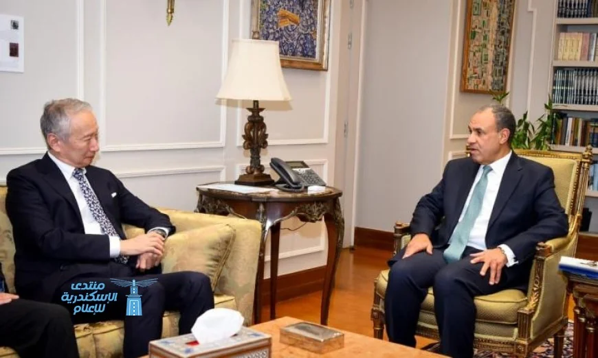 وزير الخارجية يناقش مع المبعوث الياباني سبل إعادة بناء غزة وتقديم المساعدات الإنسانية