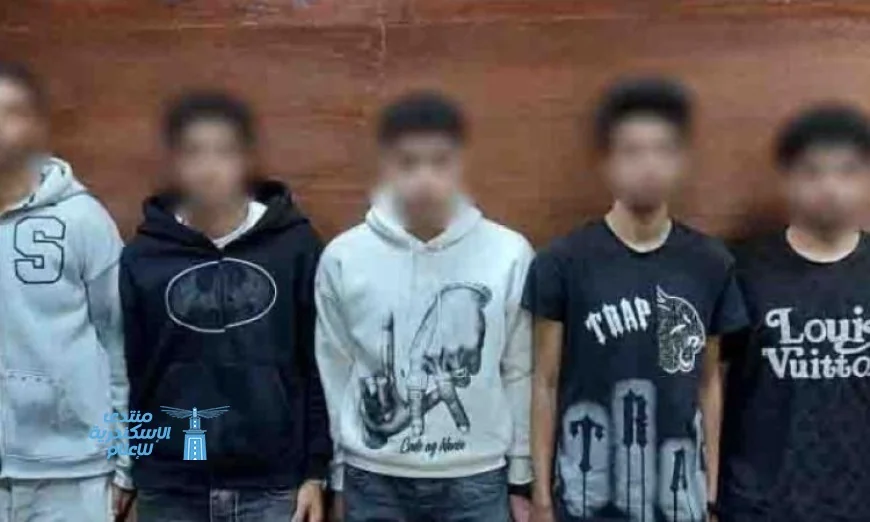 ضبط 5 طلاب بتهمة مضايقة الطالبات أمام مدرسة في مصر القديمة