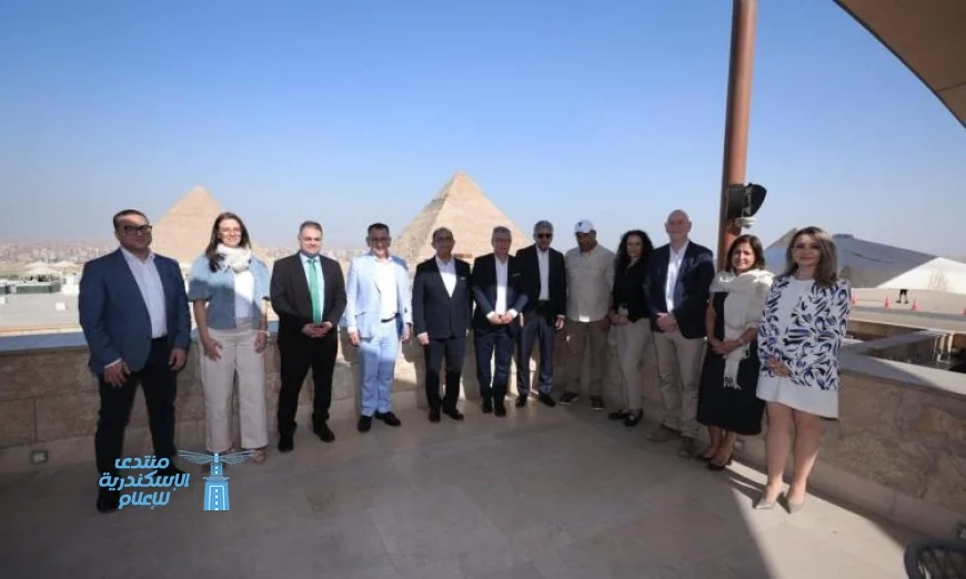 وزير السياحة والآثار يتباحث مع رئيس اتحاد شركات السياحة الألمانية لتعزيز التعاون السياحي