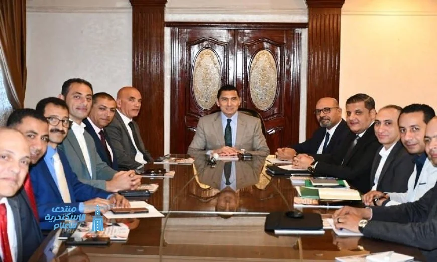 وزير الشباب يناقش خطة العمل والرؤية المستقبلية مع مجلس إدارة اتحاد التجديف