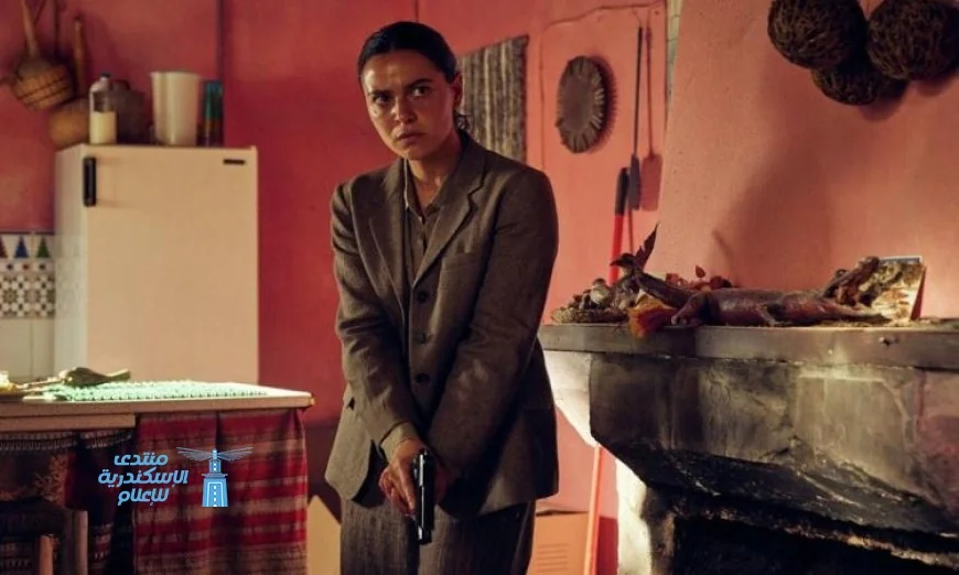 لي كرونين يكشف عن دلالة وضع اسمه على العمل ويؤكد أنها خطوة مدروسة وليست مجرد اختيار شكلي