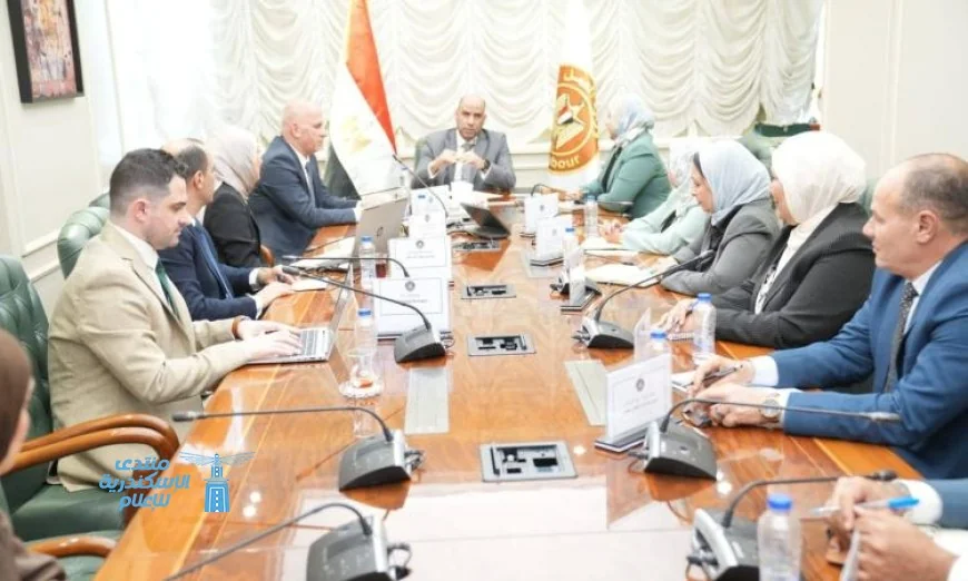 وزير العمل يؤكد أولوية تذليل العقبات للمستثمرين ويبحث سبل التعاون مع أروجلو