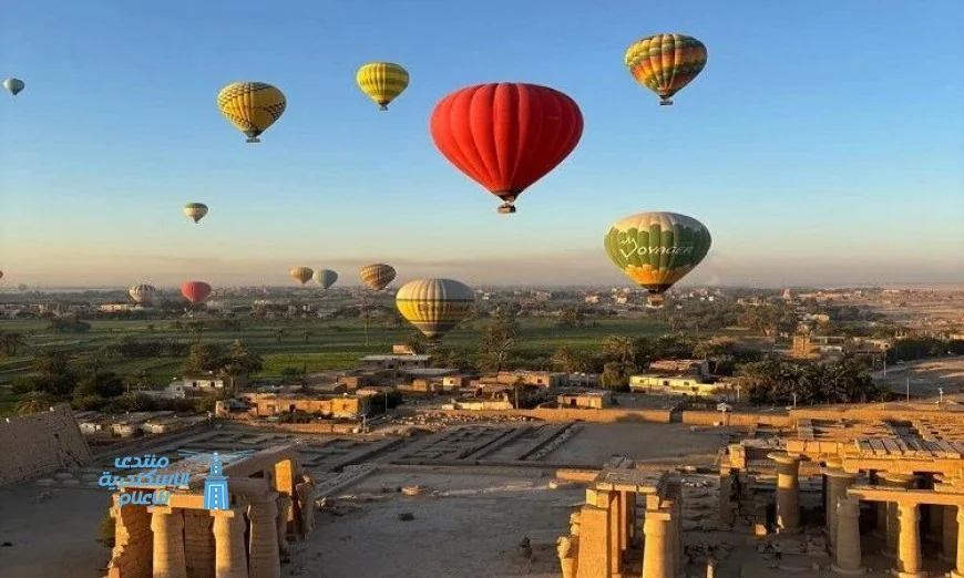 الأقصر تستقبل 850 سائحا في تجربة مثيرة مع رحلات البالون الطائر