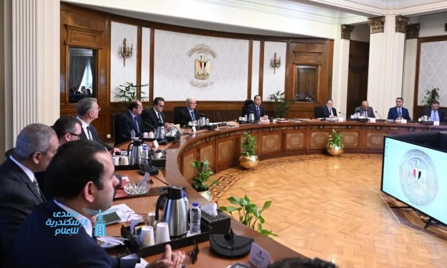 الحكومة تعلن استئناف العمل بالمواعيد الطبيعية للمحال التجارية بعد إلغاء قرار الإغلاق